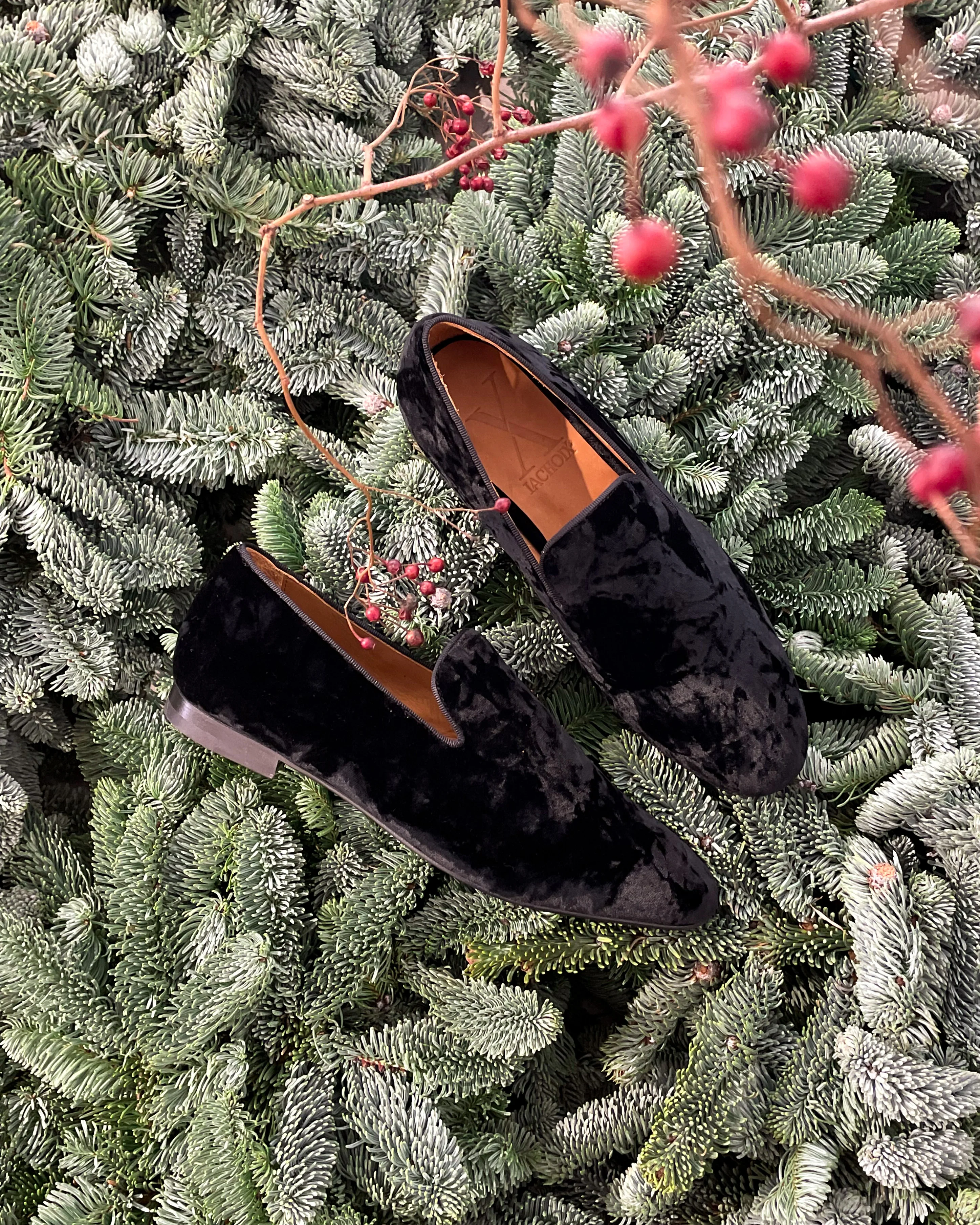 Black Crush Velvet Slipper - Image 6