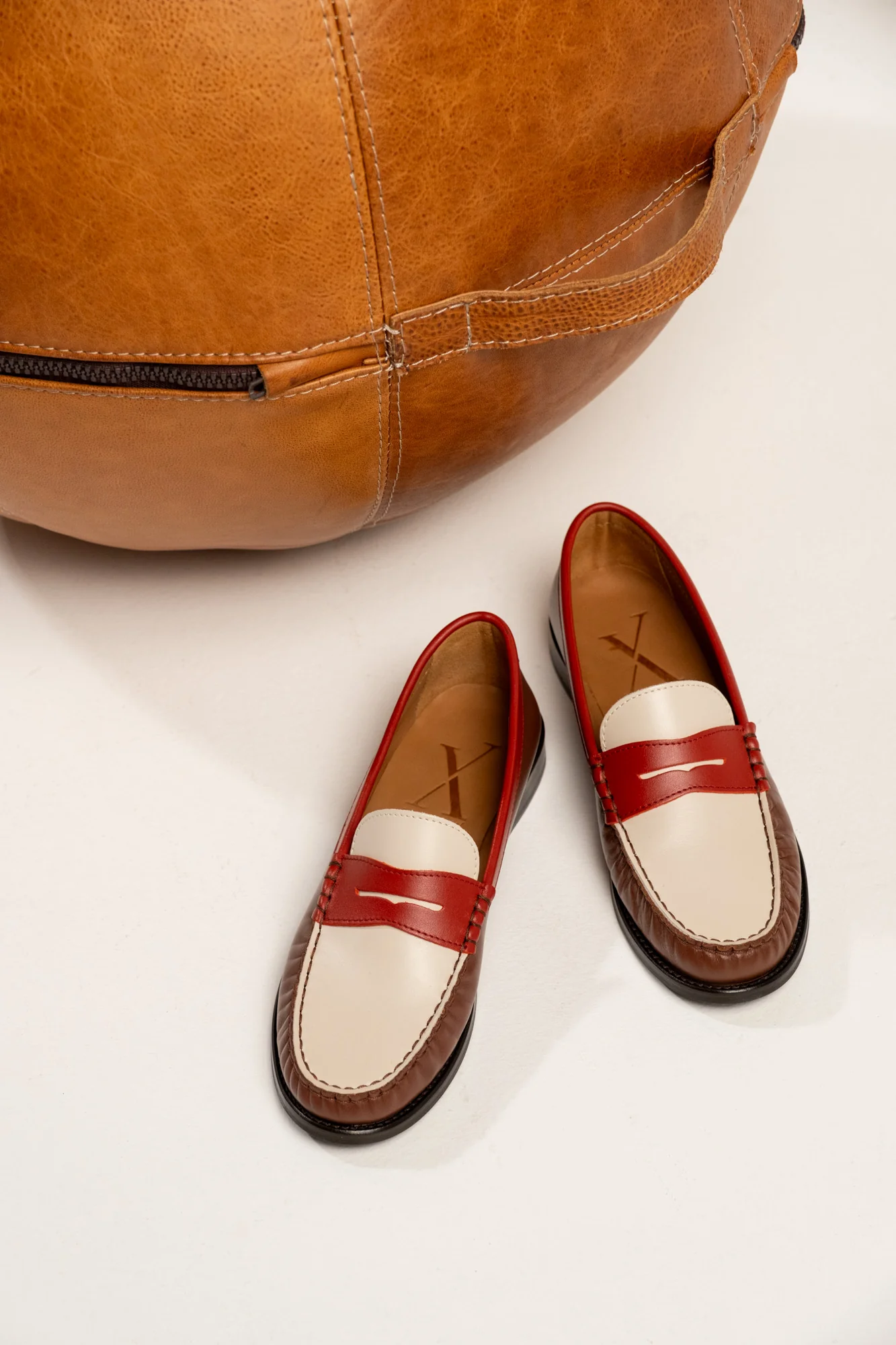 The Three Shades Loafer Brown - Image 6